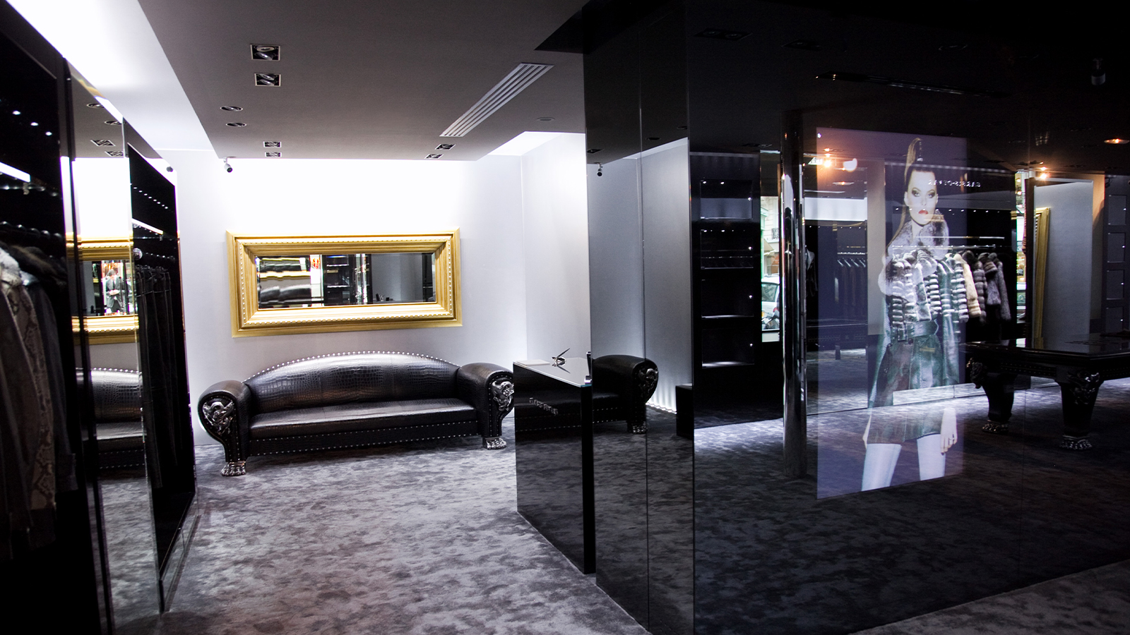 Interior architecture Garbis Devar Couture boutique in Paris Vielliard Francheteau