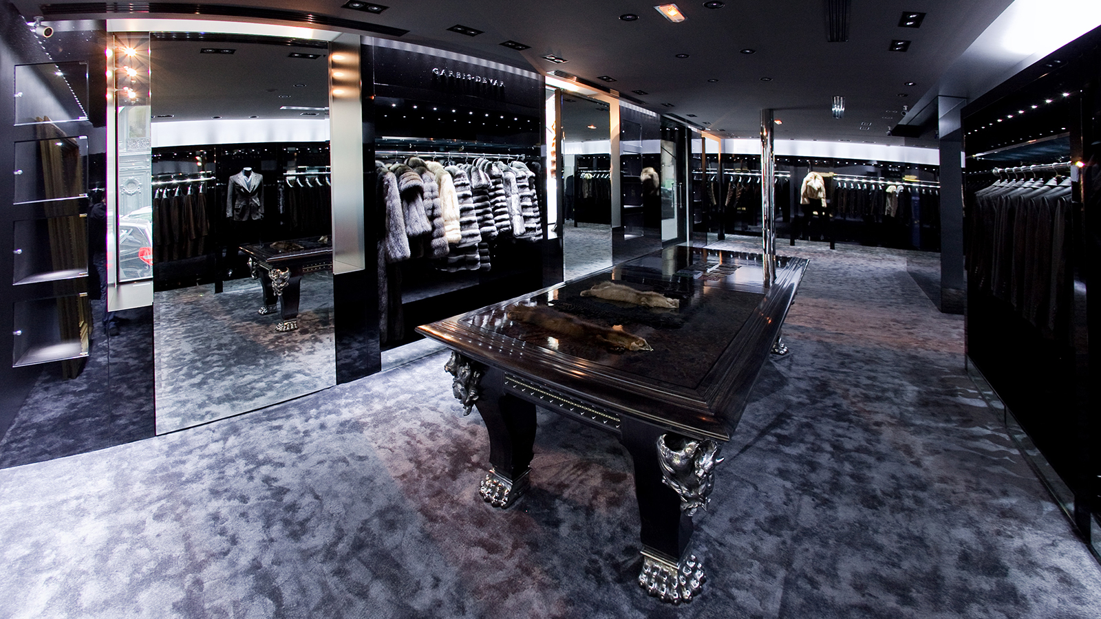 Interior architecture Garbis Devar Couture boutique in Paris Vielliard Francheteau
